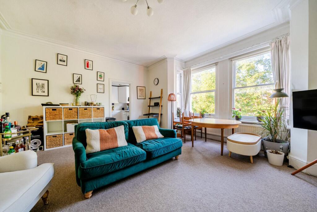 2 bed 1st Floor Flat for rent in London. From Kinleigh Folkard & Hayward - Sales - Chiswick 2 bed 1st Floor Flat for rent in London. From Kinleigh Folkard & Hayward - Sales - Chiswick