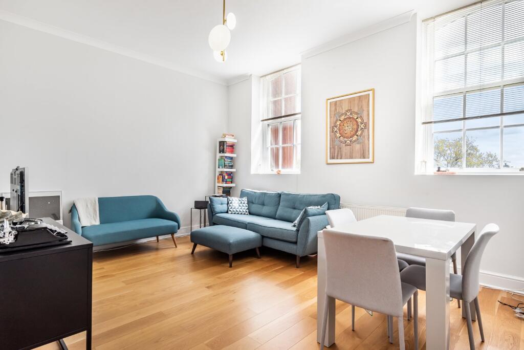 2 bed 1st Floor Flat for rent in Isleworth. From Kinleigh Folkard & Hayward - Sales - Chiswick 2 bed 1st Floor Flat for rent in Isleworth. From Kinleigh Folkard & Hayward - Sales - Chiswick