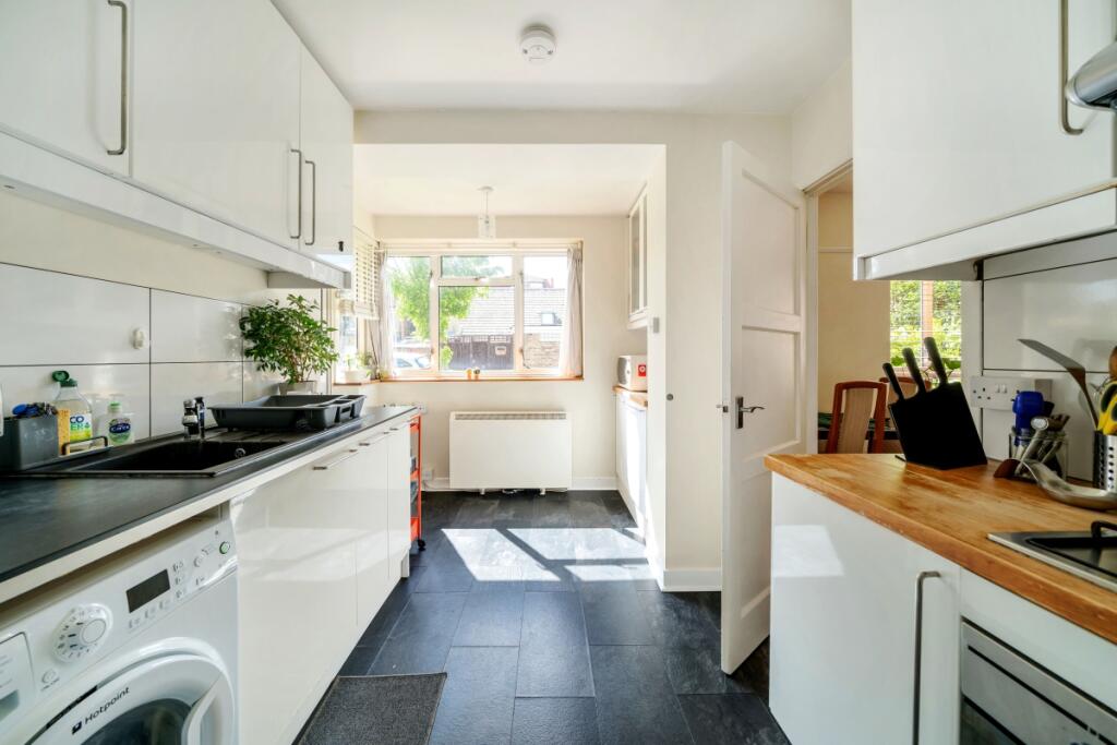 2 bed 1st Floor Flat for rent in London. From Kinleigh Folkard & Hayward - Sales - Chiswick