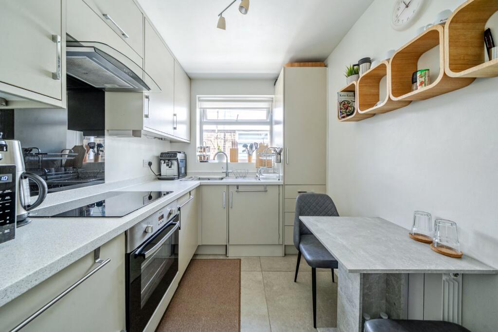2 bed 1st Floor Flat for rent in London. From Kinleigh Folkard & Hayward - Sales - Chiswick