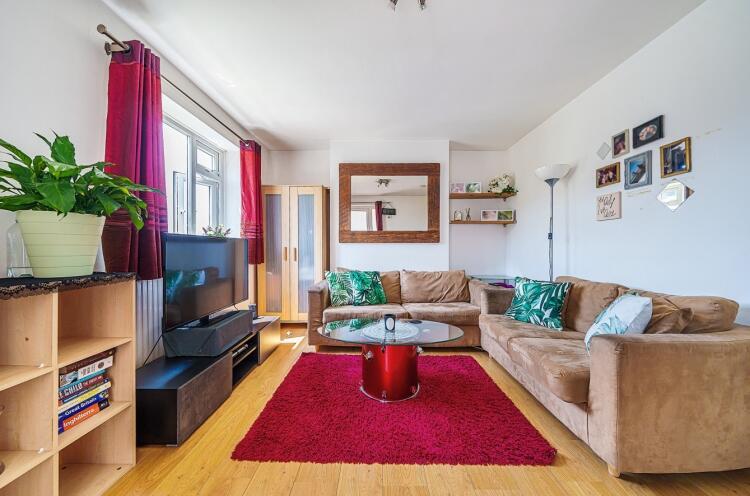 4 bed Flat for rent in Clapham. From Kinleigh Folkard & Hayward