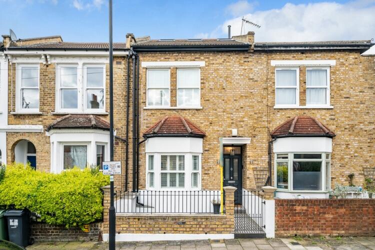 4 bed End Terraced House for rent in Clapham. From Kinleigh Folkard & Hayward