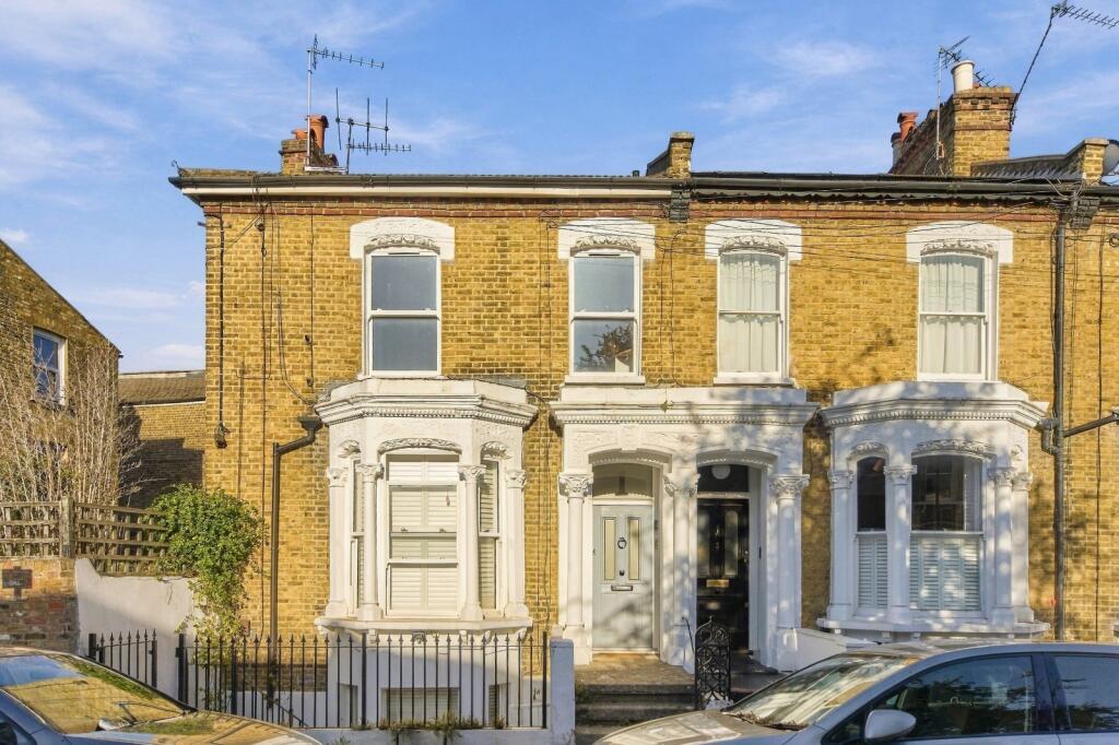 1 bed 1st Floor Flat for rent in London. From Kinleigh Folkard & Hayward - Lettings - Clapham