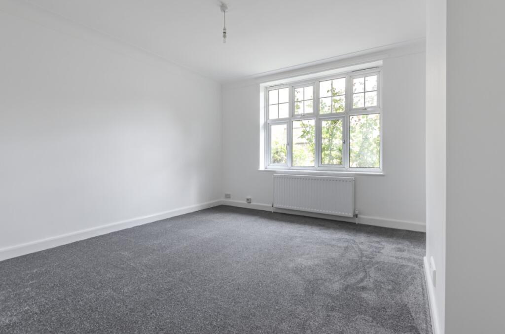 2 bed 1st Floor Flat for rent in Clapham. From Kinleigh Folkard & Hayward - Lettings - Clapham