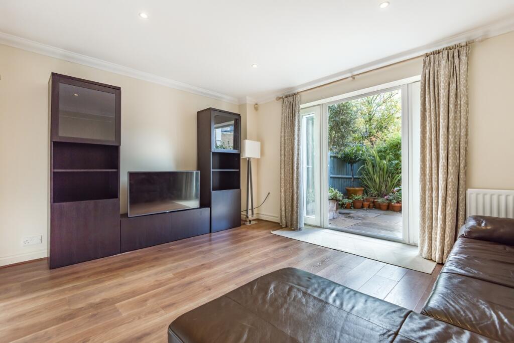2 bed 1st Floor Flat for rent in Clapham. From Kinleigh Folkard & Hayward - Lettings - Clapham