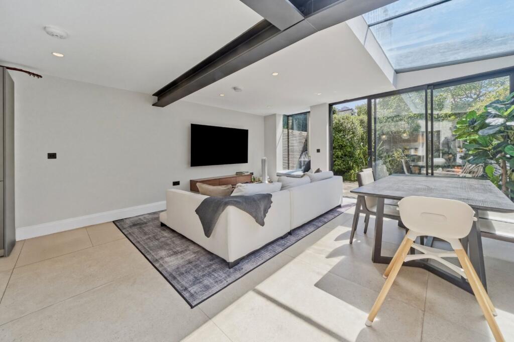 5 bed Mid Terraced House for rent in Clapham. From Kinleigh Folkard & Hayward - Lettings - Clapham 5 bed Mid Terraced House for rent in Clapham. From Kinleigh Folkard & Hayward - Lettings - Clapham