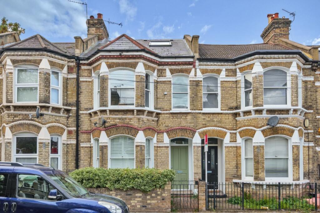 2 bed 1st Floor Flat for rent in Clapham. From Kinleigh Folkard & Hayward - Lettings - Clapham
