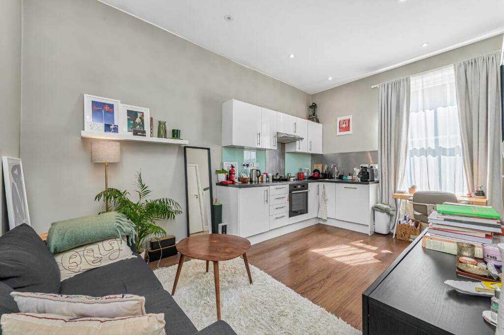 1 bed Not Specified for rent in Clapham. From Kinleigh Folkard & Hayward - Lettings - Clapham