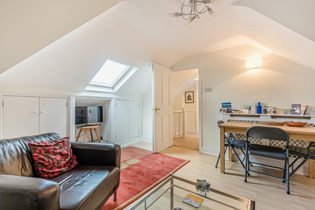 2 bed 1st Floor Flat for rent in London. From Kinleigh Folkard & Hayward - Lettings - Clapham 2 bed 1st Floor Flat for rent in London. From Kinleigh Folkard & Hayward - Lettings - Clapham