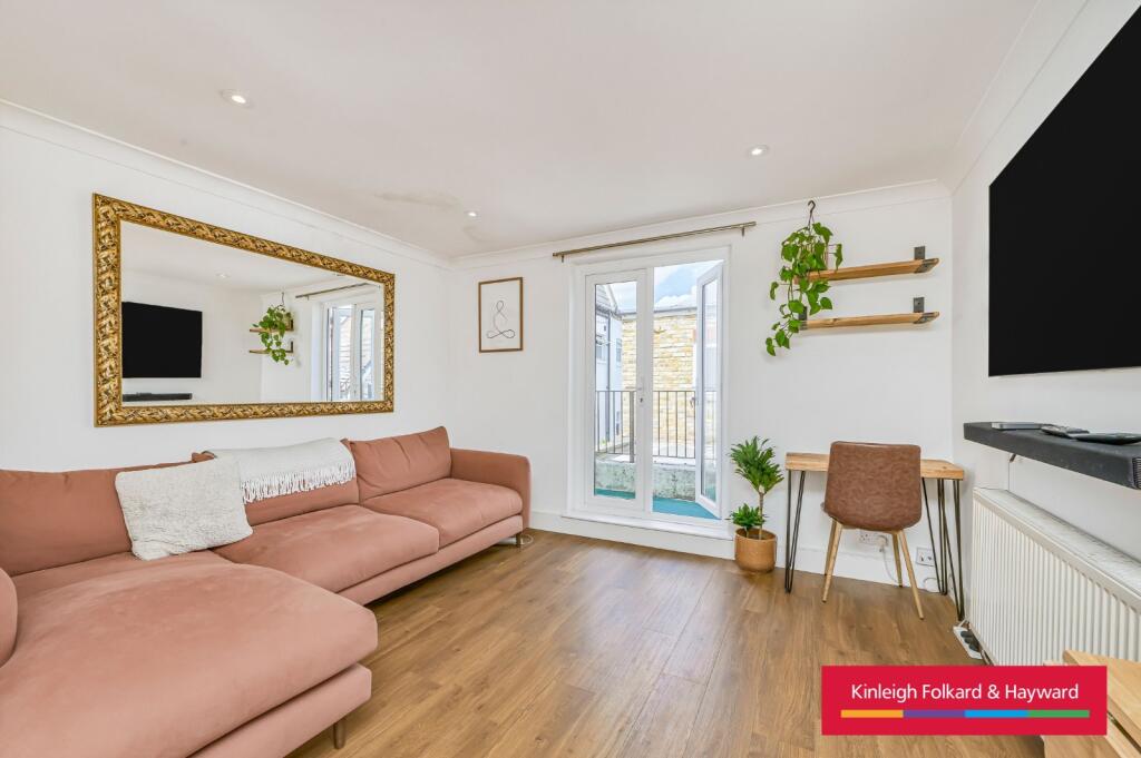 4 bed End of Terrace for rent in Clapham. From Kinleigh Folkard & Hayward - Lettings - Clapham