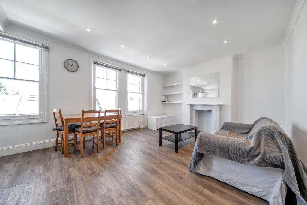2 bed 1st Floor Flat for rent in Clapham. From Kinleigh Folkard & Hayward - Lettings - Clapham
