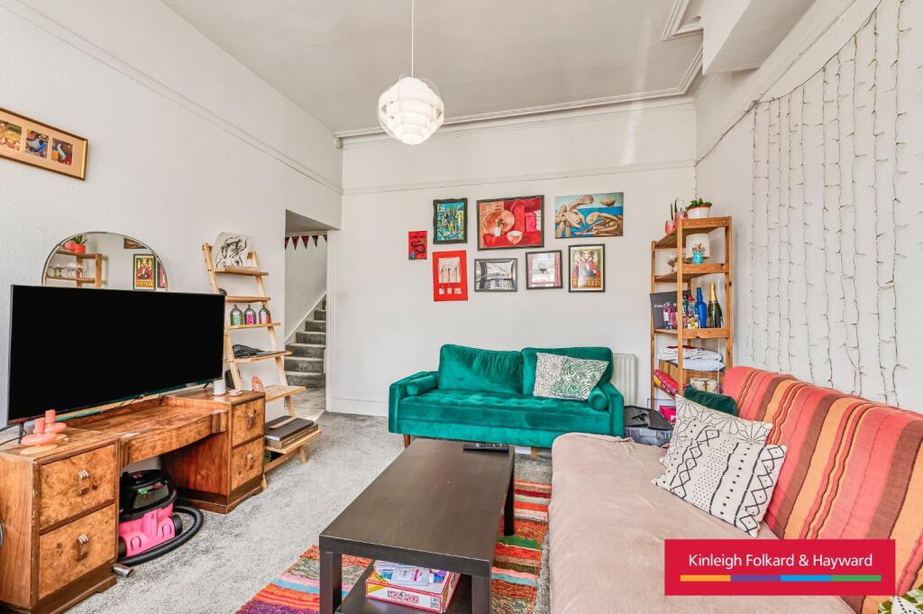 4 bed 1st Floor Flat for rent in London. From Kinleigh Folkard & Hayward - Lettings - Clapham