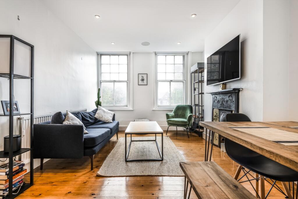 2 bed 1st Floor Flat for rent in London. From Kinleigh Folkard & Hayward - Lettings - Clapham