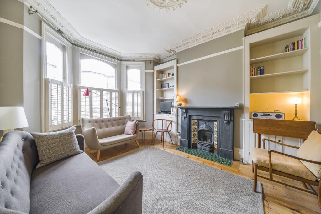3 bed Detached for rent in London. From Kinleigh Folkard & Hayward - Lettings - Clapham 3 bed Detached for rent in London. From Kinleigh Folkard & Hayward - Lettings - Clapham