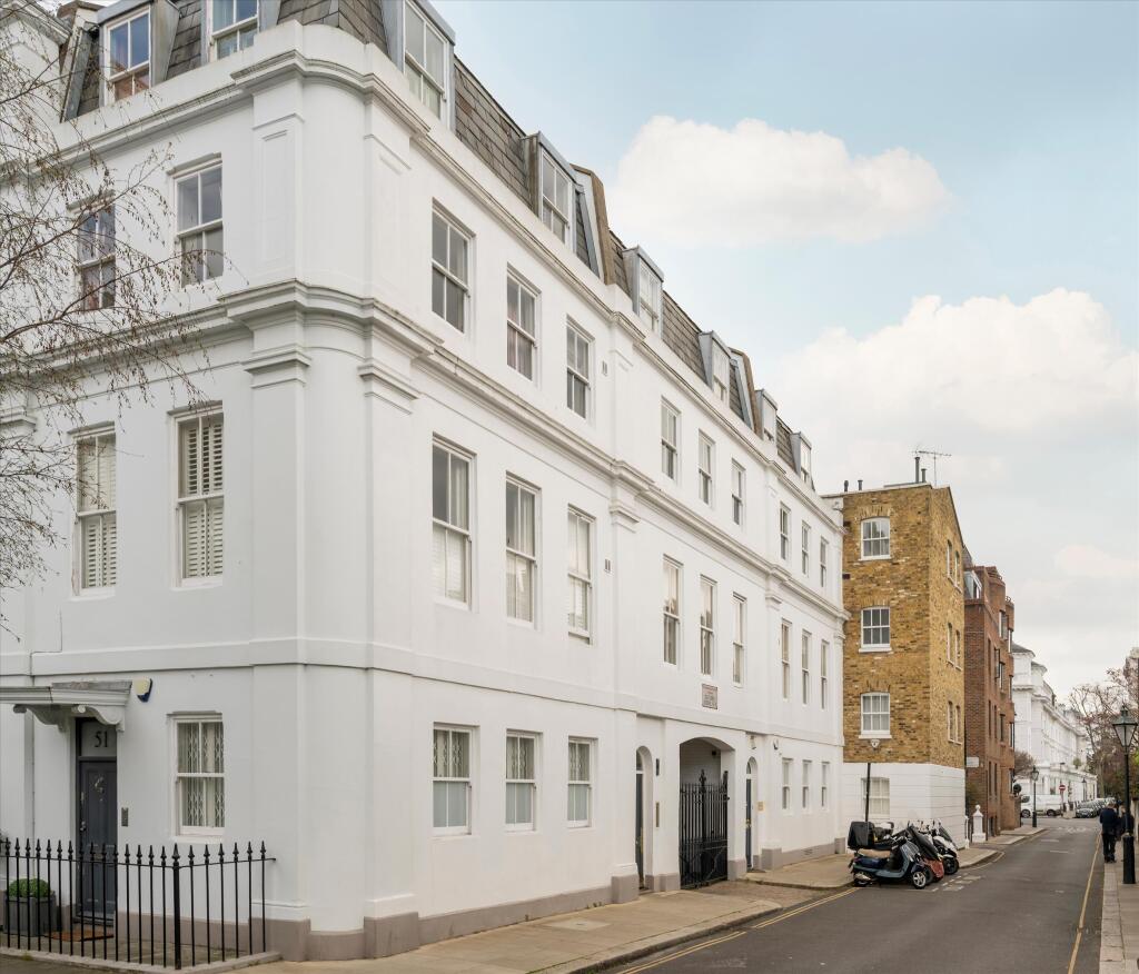 2 bed 1st Floor Flat for rent in London. From Knight Frank