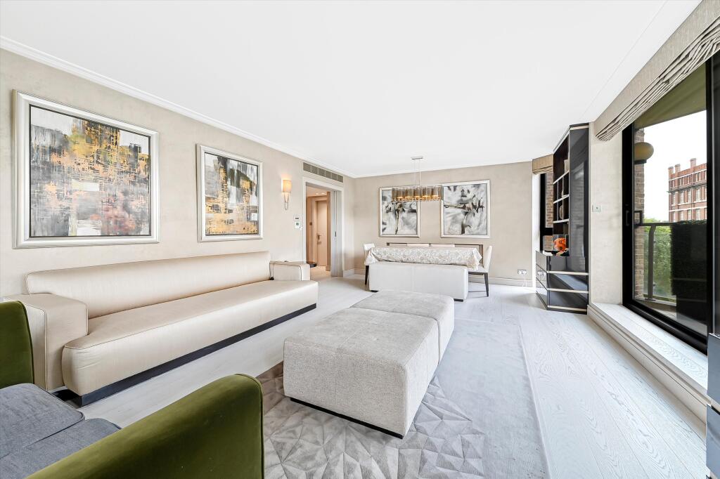 3 bed 1st Floor Flat for rent in London. From Knight Frank