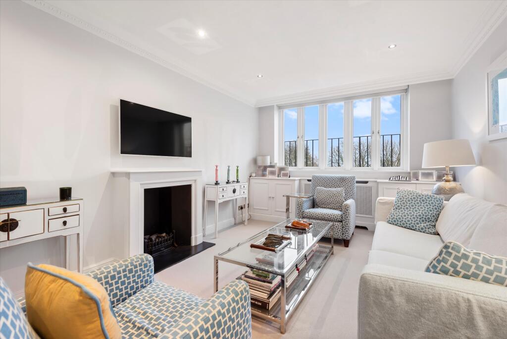 3 bed 1st Floor Flat for rent in Kensington. From Knight Frank