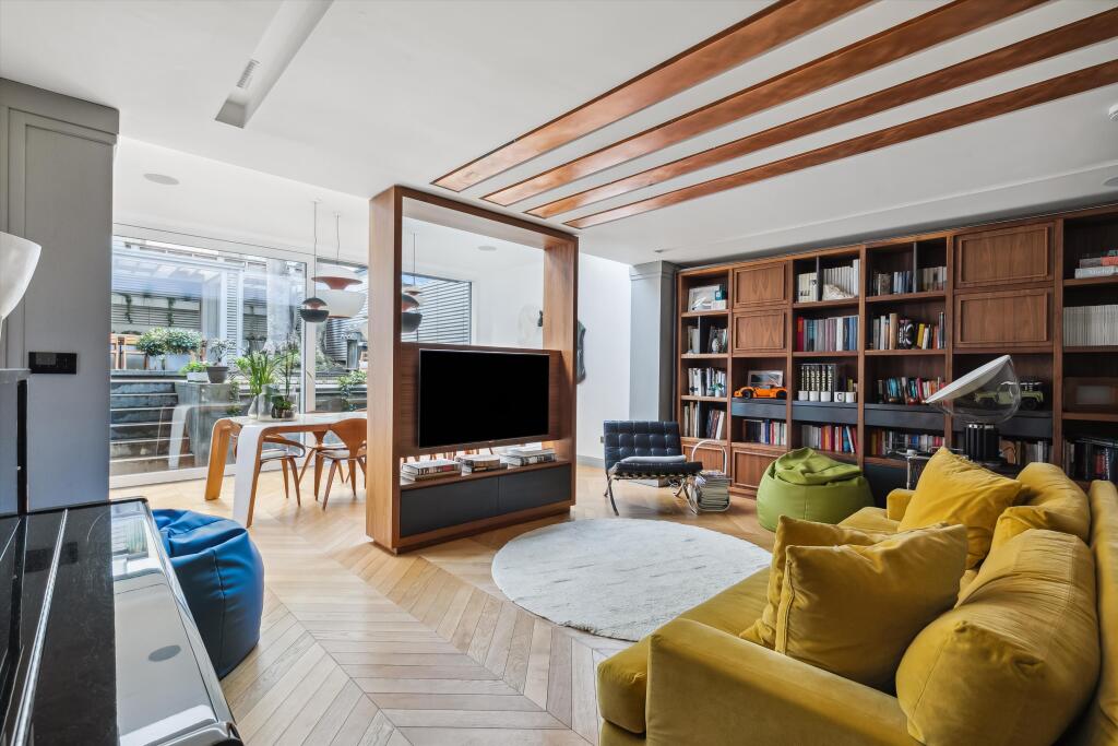 4 bed Mid Terraced House for rent in London. From Knight Frank