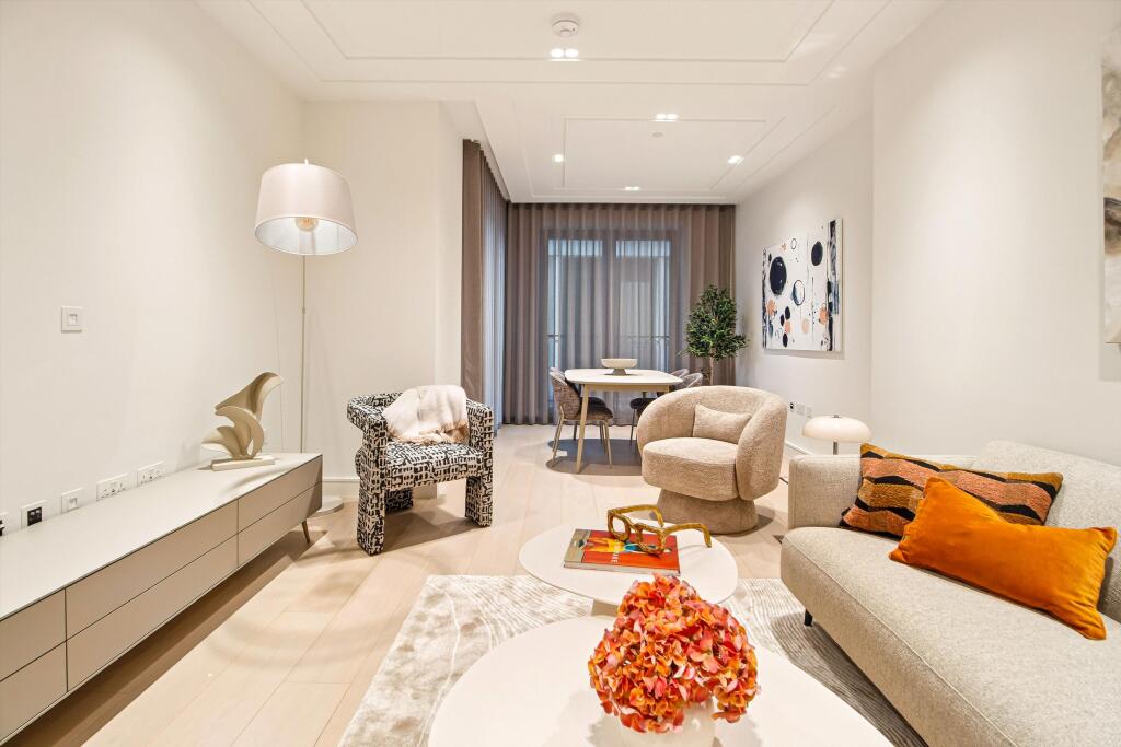 2 bed 1st Floor Flat for rent in London. From Knight Frank