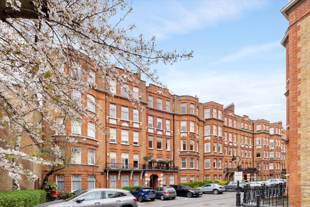 4 bed 1st Floor Flat for rent in Kensington. From Knight Frank 4 bed 1st Floor Flat for rent in Kensington. From Knight Frank