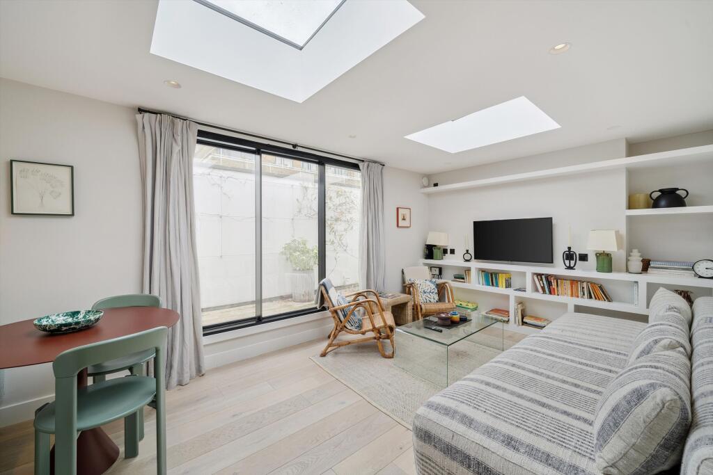 1 bed 1st Floor Flat for rent in Kensington. From Knight Frank