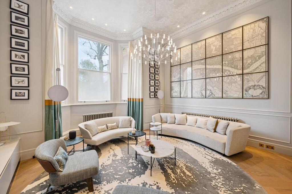 2 bed 1st Floor Flat for rent in London. From Knight Frank