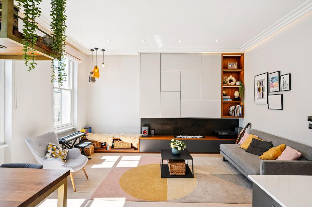 2 bed 1st Floor Flat for rent in Kensington. From Knight Frank