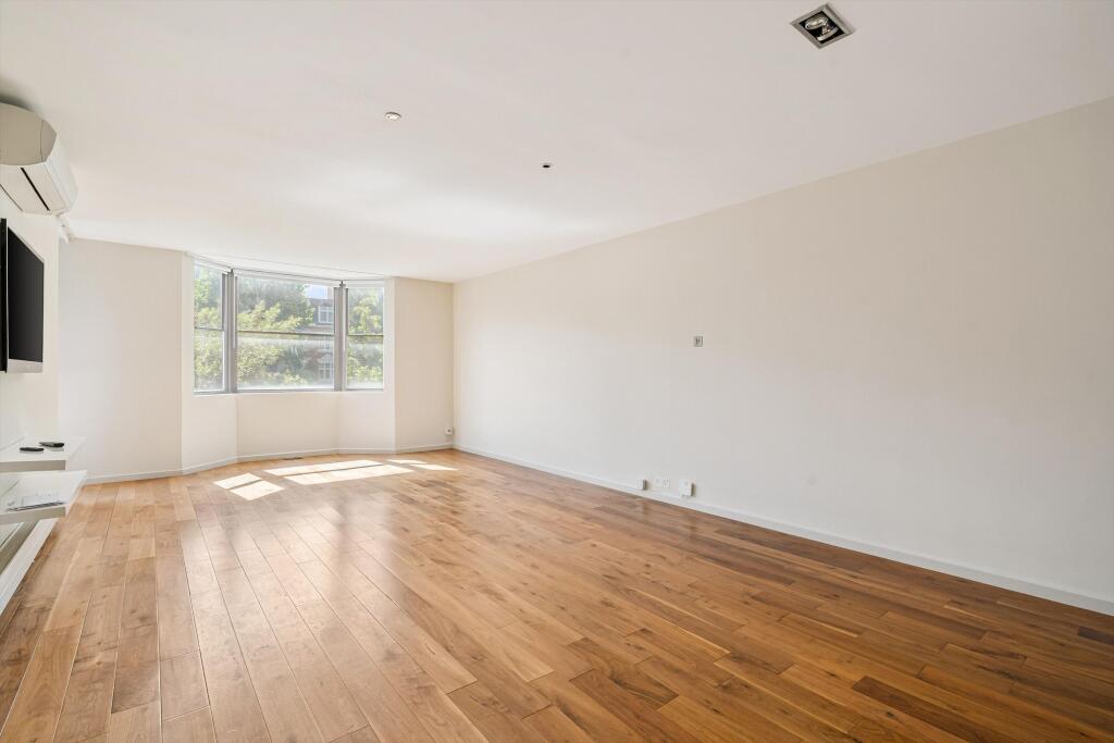 2 bed 1st Floor Flat for rent in Kensington. From Knight Frank