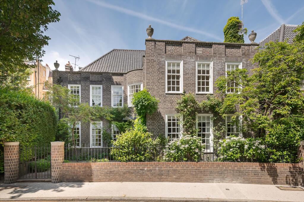 8 bed Detached for rent in Kensington. From Knight Frank 8 bed Detached for rent in Kensington. From Knight Frank