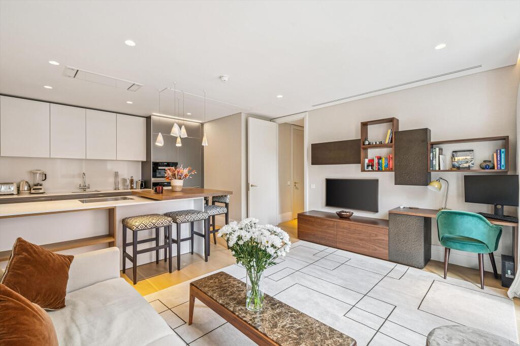 1 bed 1st Floor Flat for rent in London. From Knight Frank