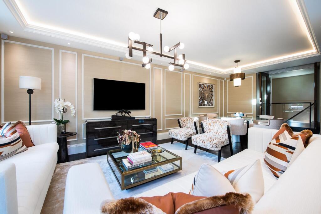 3 bed 1st Floor Flat for rent in London. From Knight Frank
