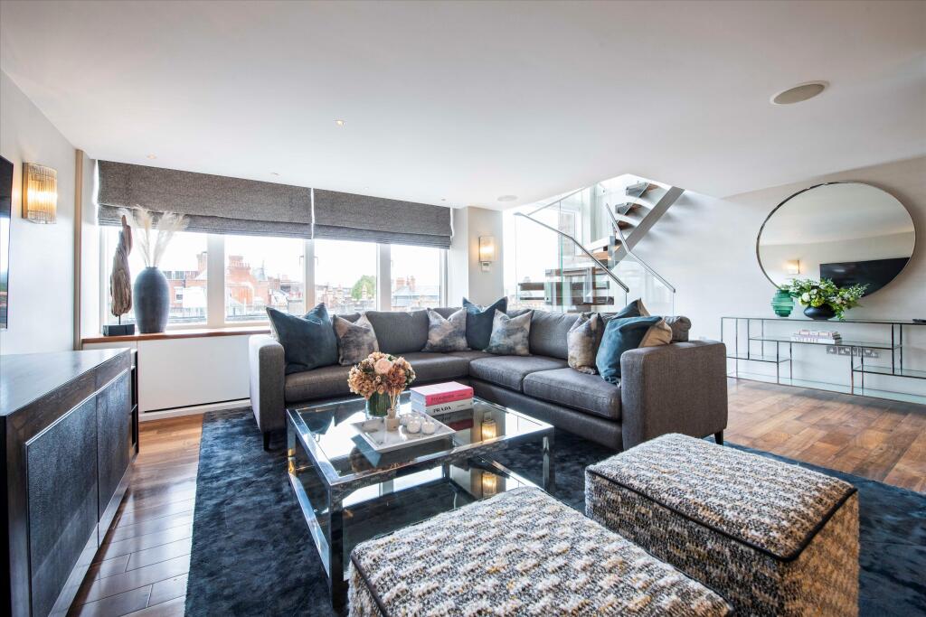 3 bed 1st Floor Flat for rent in Kensington. From Knight Frank