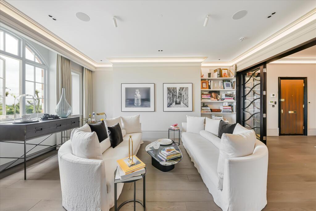 4 bed 1st Floor Flat for rent in London. From Knight Frank