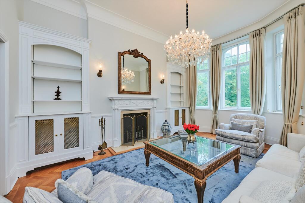 3 bed 1st Floor Flat for rent in London. From Knight Frank