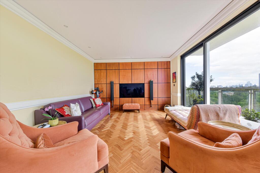 3 bed 1st Floor Flat for rent in London. From Knight Frank