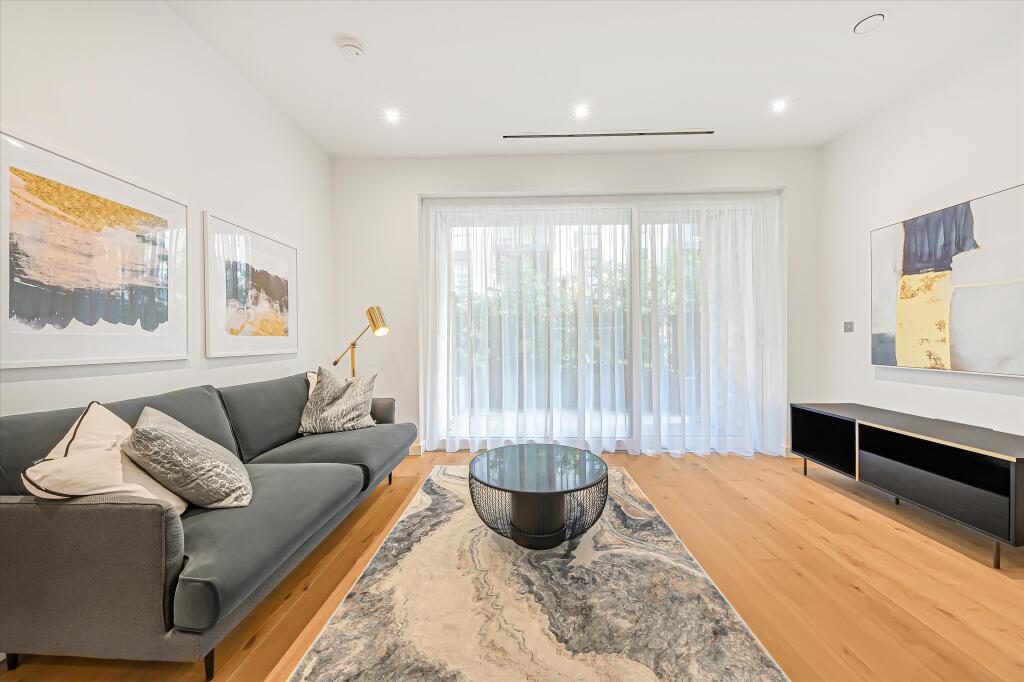 1 bed 1st Floor Flat for rent in London. From Knight Frank