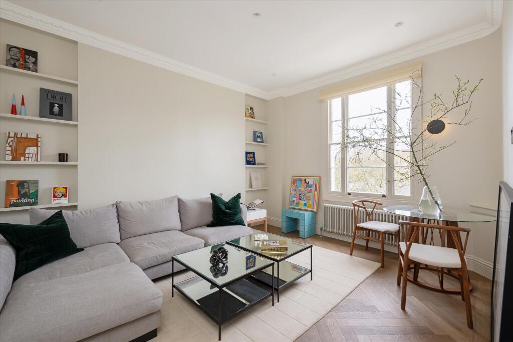 1 bed 1st Floor Flat for rent in London. From Knight Frank