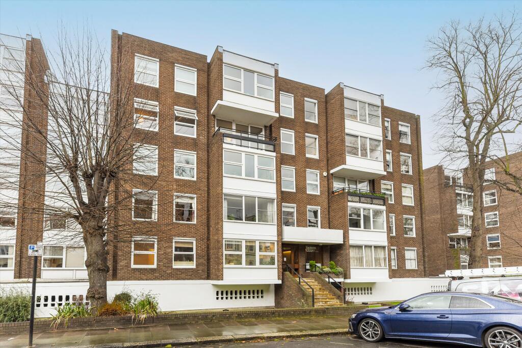 3 bed 1st Floor Flat for rent in London. From Knight Frank