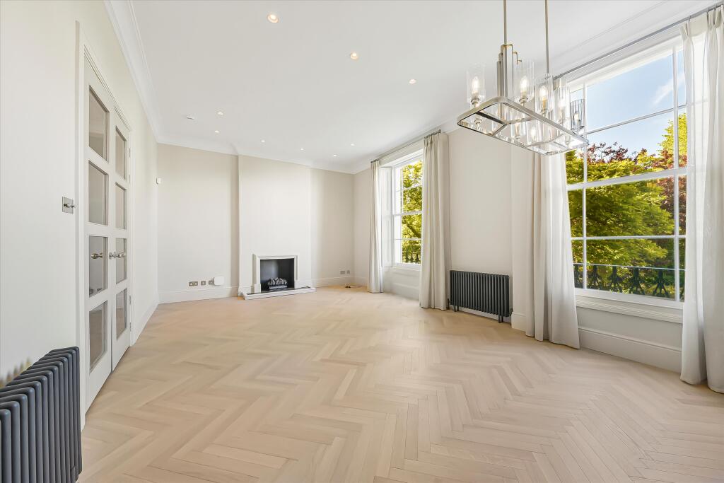 3 bed 1st Floor Flat for rent in London. From Knight Frank