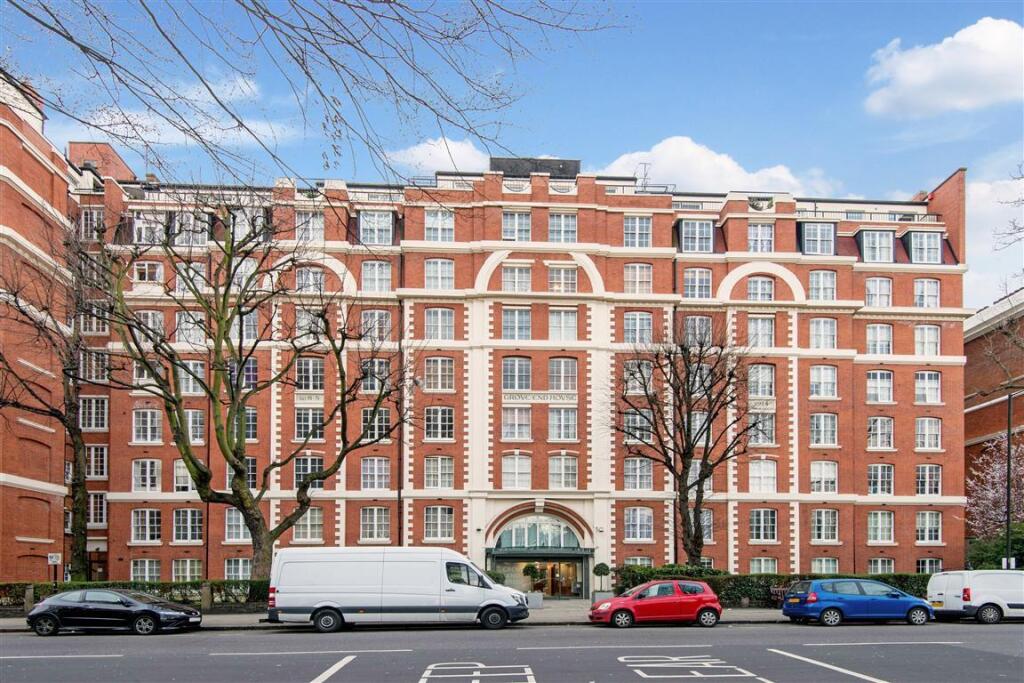 2 bed 1st Floor Flat for rent in London. From Knight Frank