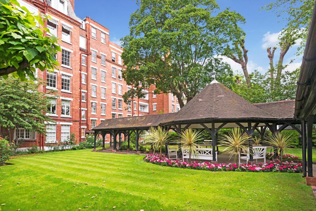 4 bed 1st Floor Flat for rent in London. From Knight Frank