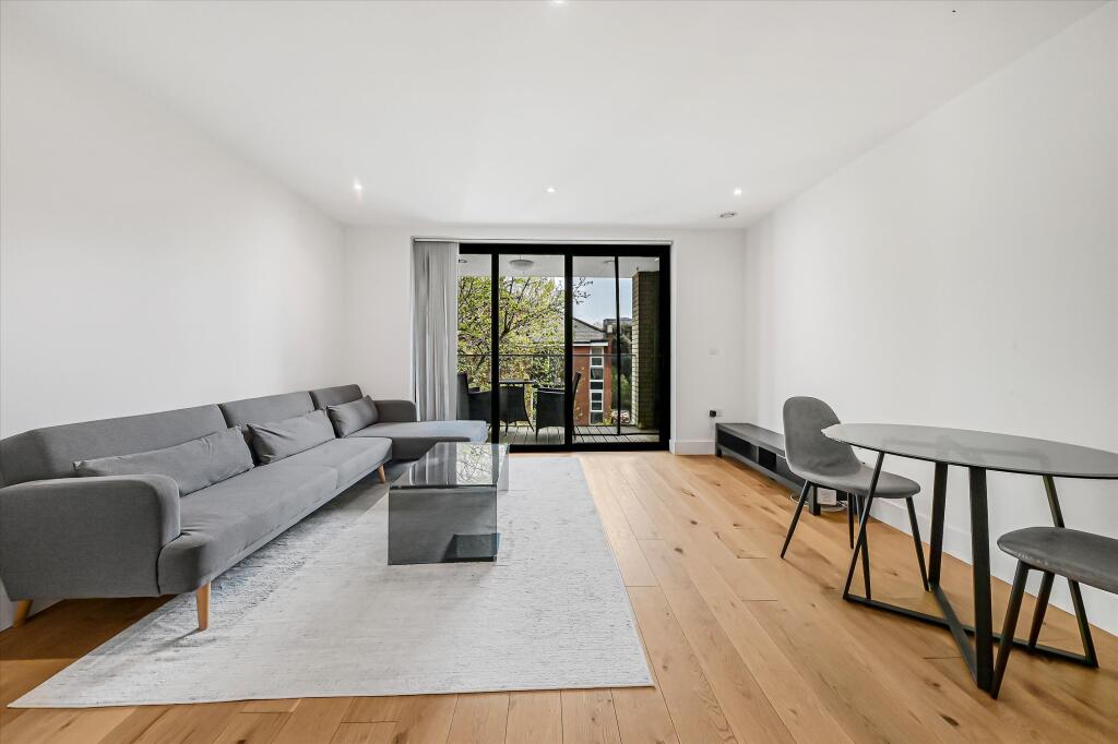 1 bed 1st Floor Flat for rent in London. From Knight Frank