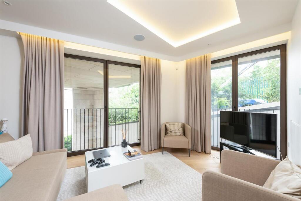 1 bed 1st Floor Flat for rent in London. From Knight Frank