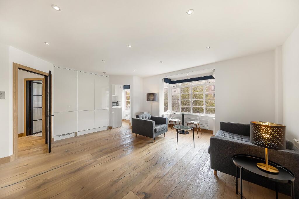 4 bed 1st Floor Flat for rent in London. From Knight Frank