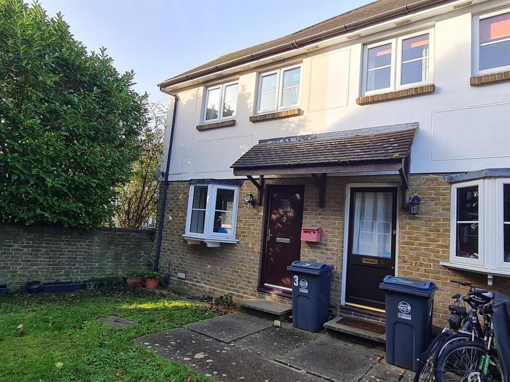 2 bed Detached for rent in Sawbridgeworth. From Geoffrey Matthew Estates - Old Harlow