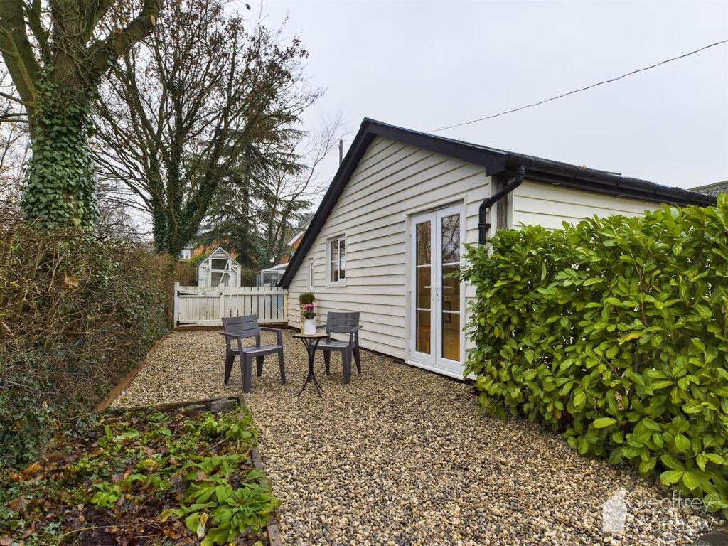 1 bed Detached bungalow for rent in Gilston. From Geoffrey Matthew Estates - Old Harlow 1 bed Detached bungalow for rent in Gilston. From Geoffrey Matthew Estates - Old Harlow