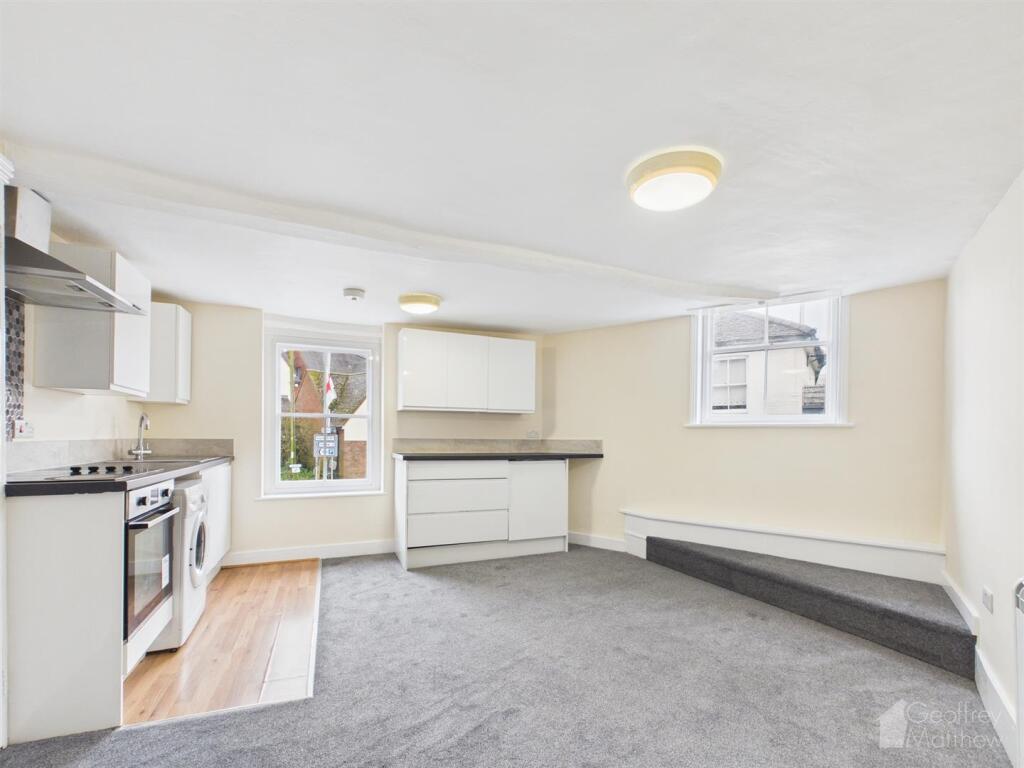 1 bed 1st Floor Flat for rent in Harlow. From Geoffrey Matthew Estates - Old Harlow