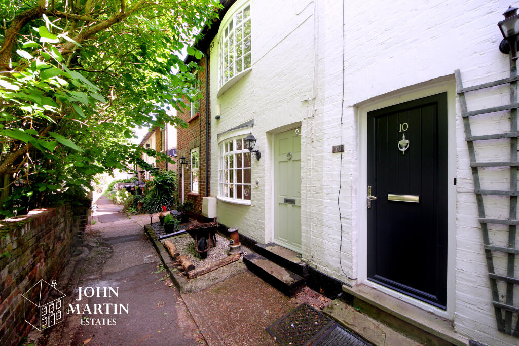 2 bed Cottage for rent in Southall. From John Martin Estates - Ealing