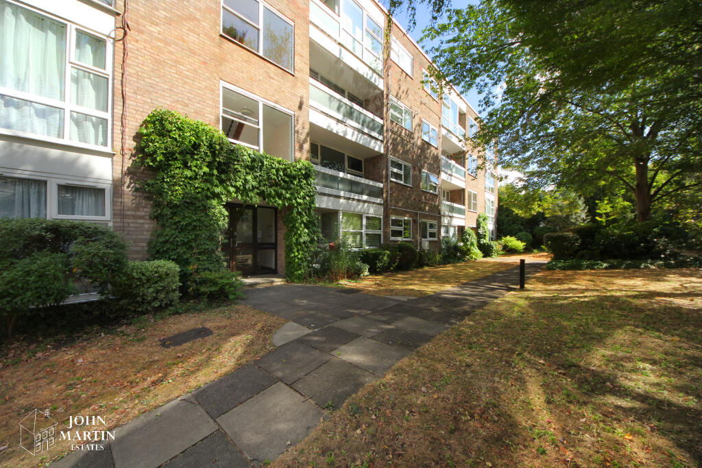 4 bed Studio for rent in Greenford. From John Martin Estates - Ealing