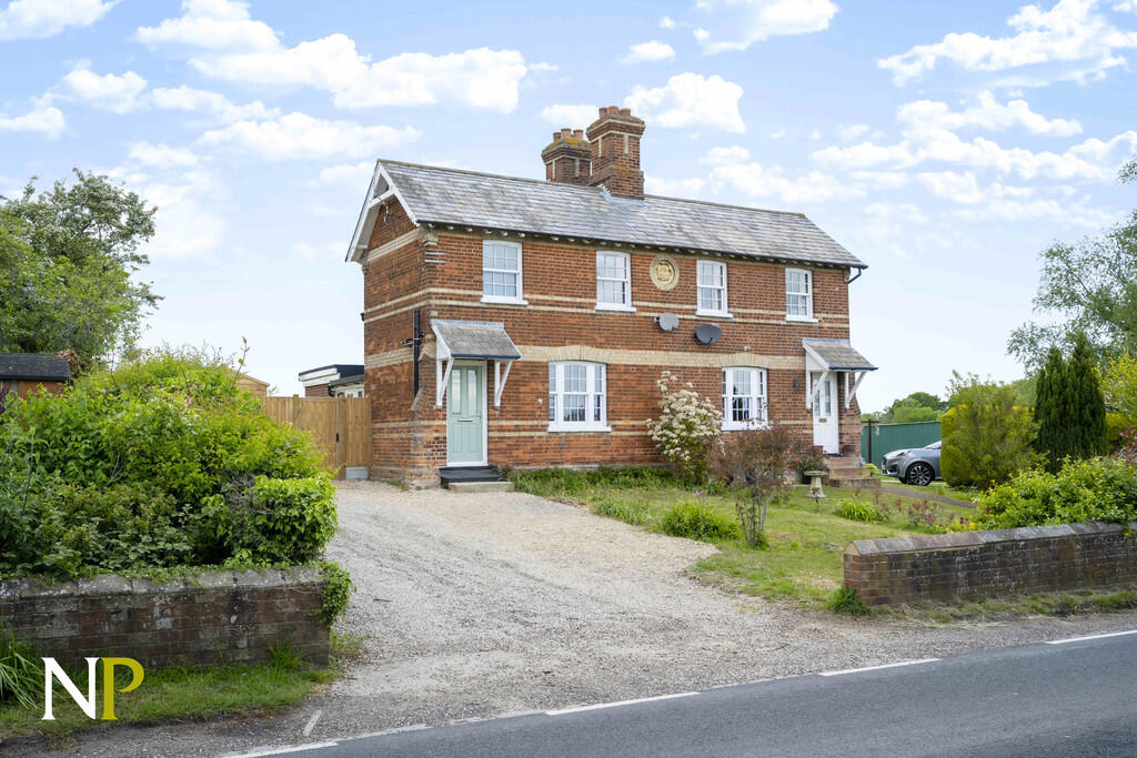 2 bed Cottage for rent in . From Nicholas Percival - Colchester
